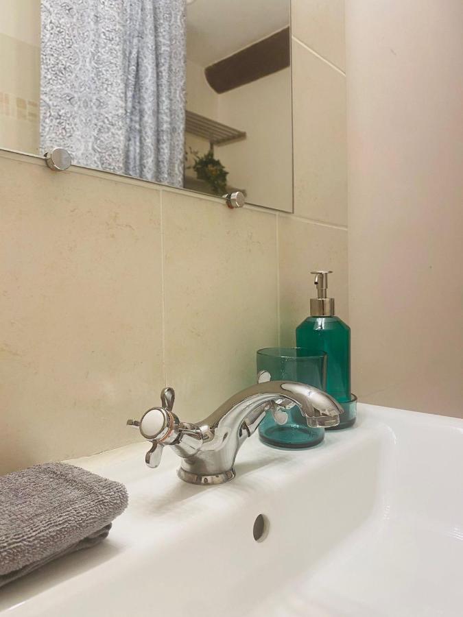 Joli Appartement Intra-Muros Avignone Esterno foto